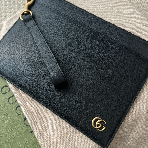 New in box! GG marmont pouch. Black leather. - Picture 3 of 6